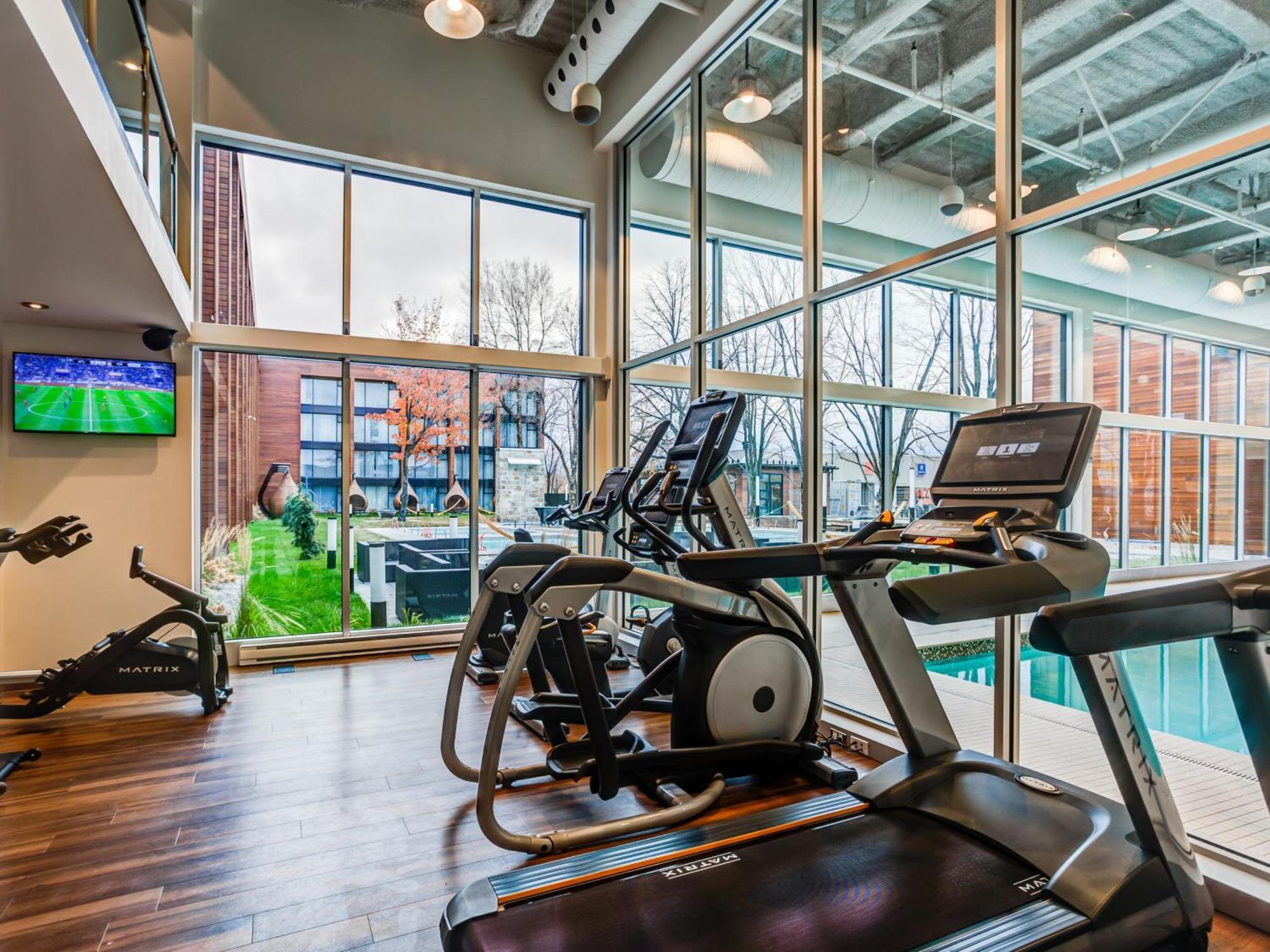 Otl Gouverneur Chicoutimi Buitenkant foto The Fitness Center at the River Campus